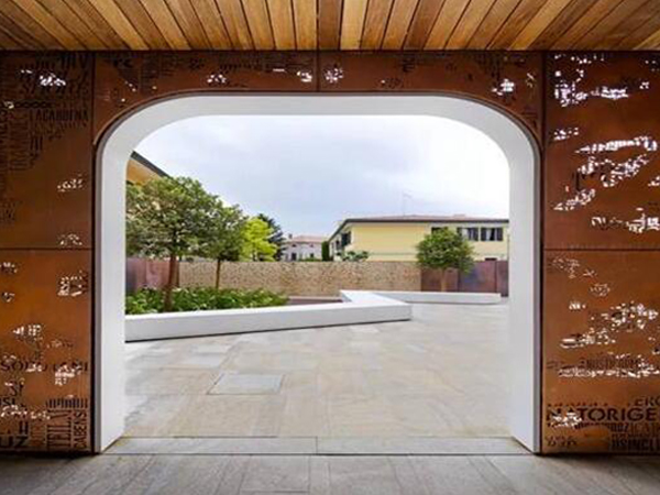 为什么选择耐候钢板耐候板镂空造型制作？